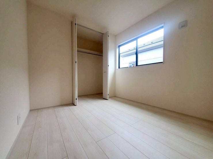 【Bedroom】ナチュラルな内装で、リラックスできる空間。寝室や書斎にも最適です。
