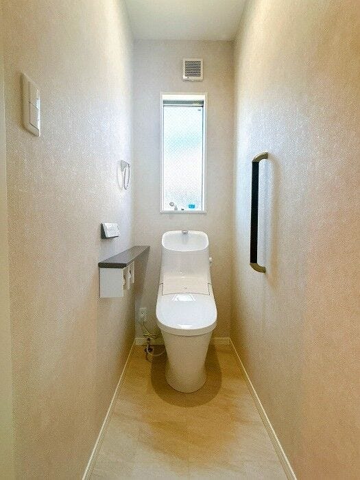 1階2階にそれぞれトイレ付きです!