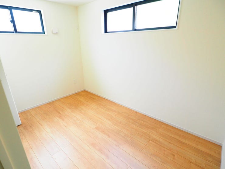 お部屋としてもご利用いただける多目的の納戸です。お子様が成長したら子供部屋としても♪