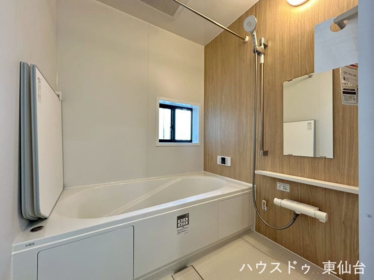 入浴以外はお洗濯物も乾かしてくれる働きもののお風呂です♪
足を延ばしてゆっくりくつろげる、戸建ならではの浴室です♪