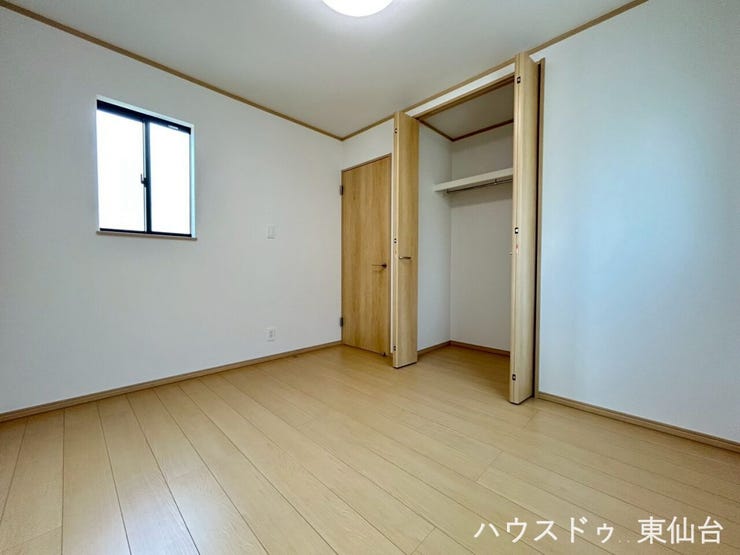 お掃除も楽々なフローリングです♪