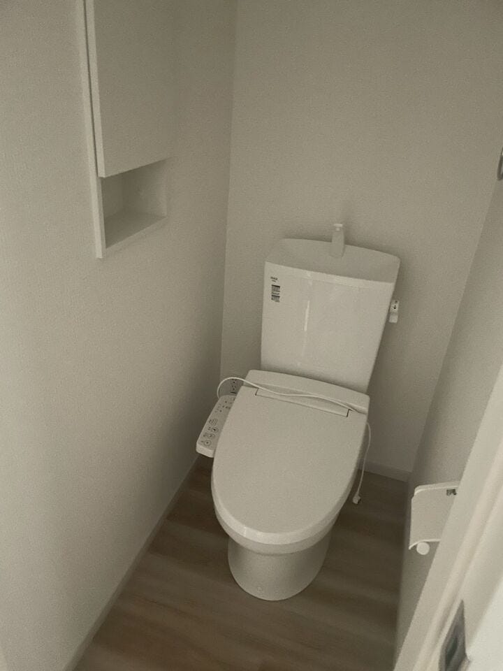 清潔感と快適さを追求した、シンプルで洗練されたデザインが特徴です。
毎日の使用が快適で心地よいものになります。