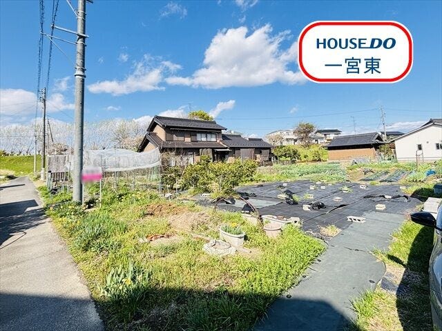 【外観】
名鉄バス「河田黒岩」停 徒歩9分
JR「木曽川」駅 車15分
学区:浅井北小学校・浅井中学校