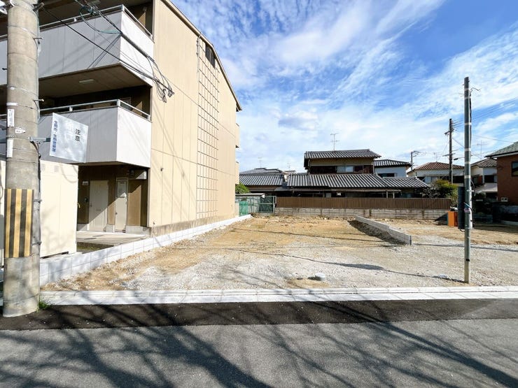 自然に包まれ心が豊かになる明るい街です。新しい住まいで新生活を始めていただくのに最適な環境です。