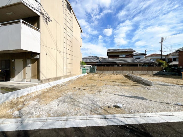 静かで落ち着いた閑静な住宅地です。
子育て世代の生活環境としても最適です◎