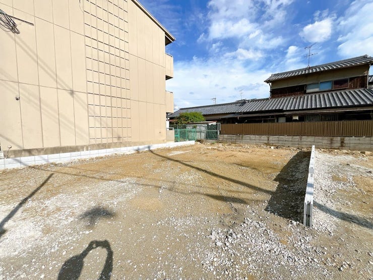 あたたかな陽が差し込み、優しい風が吹き込む陽当り・通風良好な立地です。