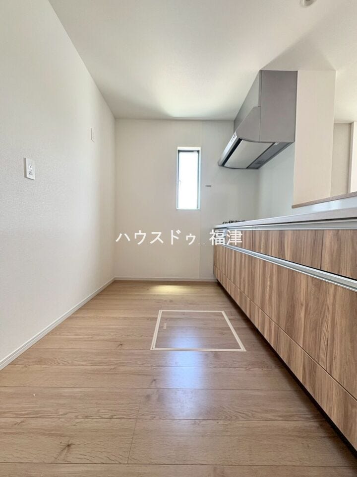 ゆとりのあるキッチンスペースは
ご家族とのコミュニケーションも増えそうです。
一緒にお料理ができる広さを設けました。
《古賀市天神3丁目 新築戸建》