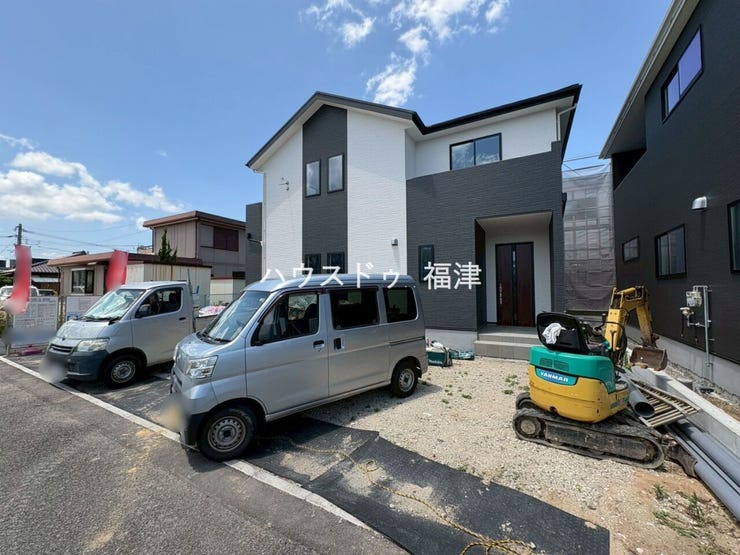 建物内ほぼ完成しました!
内覧予約受付中です。
《古賀市天神3丁目 新築戸建》