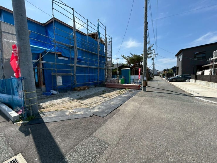 おうち探しはグーグル口コミ☆4.9のハウスドゥ福津まで
お気軽にお問い合わせください。
《古賀市天神3丁目 新築戸建》