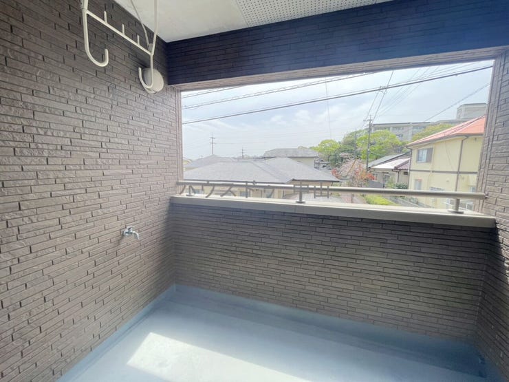 \開放感あふれるバルコニー/
陽当たりの良いスペースで洗濯物も快適に乾燥。ちょっとした気分転換やガーデニングも楽しめる、暮らしにゆとりを添える空間です