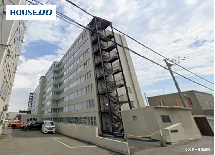 【外観】
明るい南東向き住戸。86㎡超の広さと充実設備でファミリーにもピッタリです。生活利便性も良好で、快適な新生活をすぐに始められます。また、3沿線利用可能で通勤・通学やお出かけにも便利な立地♪