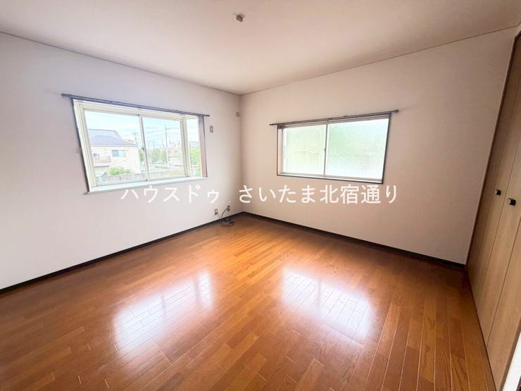 【BED ROOM】
◇ご案内方法◇
ご来店いただかなくても、現地待ち合わせ・自宅、最寄りまでの送迎サービスで柔軟に対応!周辺環境や他にも見たい物件もあわせてご案内できます!