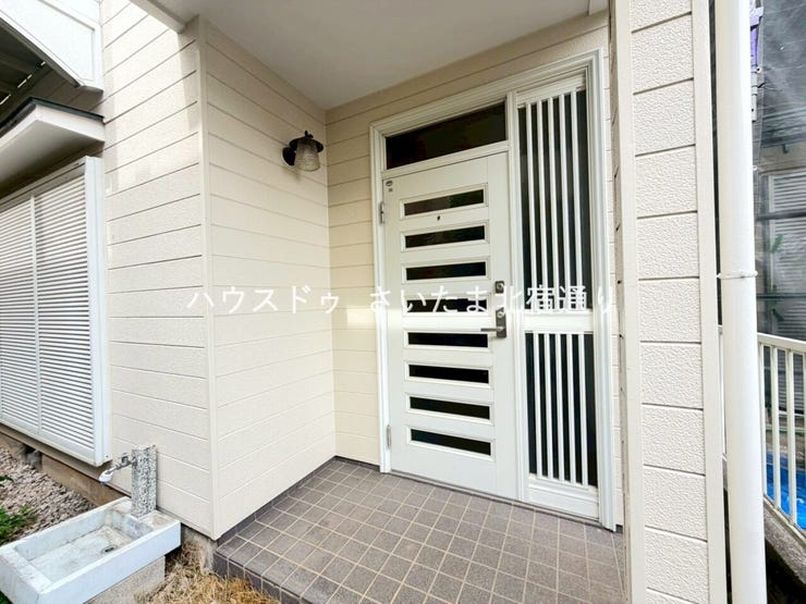 【ENTRANCE】
こだわりの玄関ポーチ
