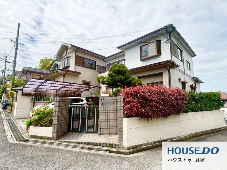 【外観】
住宅地のため周辺は車の通行量も少なく、通期・登園・通学・ショッピングなど日々の往来も快適です。