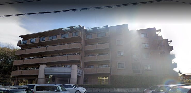 【外観】
「学園前駅」よりバス乗車5分、バス停「学園大和町二丁目」より徒歩7分の立地◎