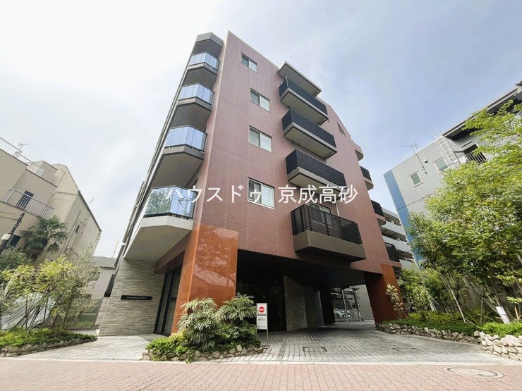 物件の陽当りや通風・仕様設備やお部屋の大きさの比較、近隣・周辺環境や街並みなど、資料には掲載していない情報が現地にはたくさんあります。 是非一度、現地をご確認ください。