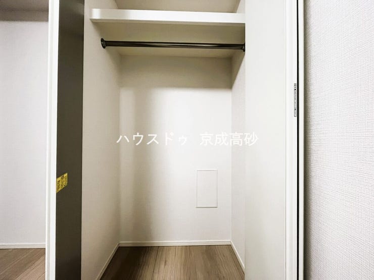 適材適所の収納付きです。