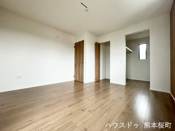■2階7.5帖洋室■寝室、書斎、趣味の部屋。家族の成長やライフスタイルに合わせ、様々な使い方ができる快適な空間です。