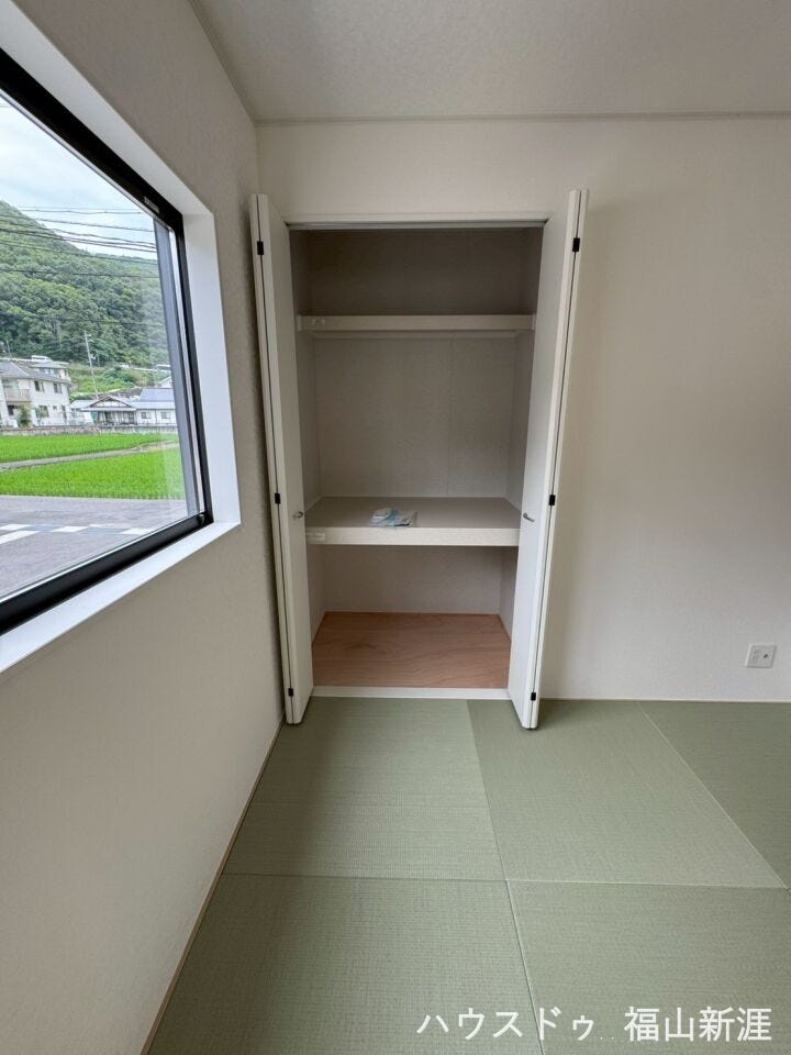 和室には安心の大収納があります。お布団やリビングに必要なもの等しまえます。