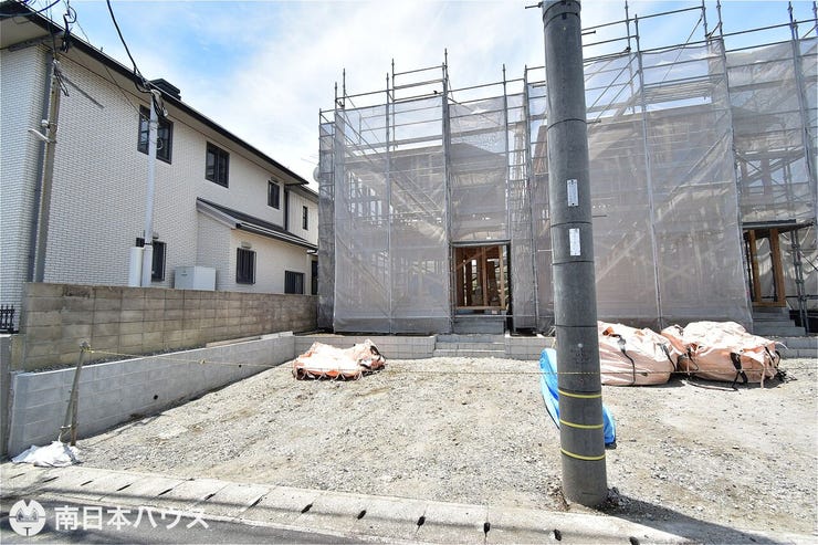 桜ヶ丘１丁目 新築戸建 桜ヶ丘１丁目／２区画 【外観】令和8年6月13日　撮影
建築中ですが現地のご案内後に同仕様の建物室内のご見学が可能です♪