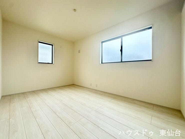 家具の配置がしやすいきれいなお家です♪