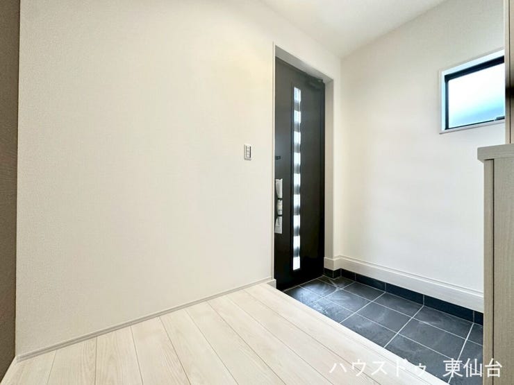 程よく抜け感があって圧迫感が抑えられたおもてなしの玄関です♪