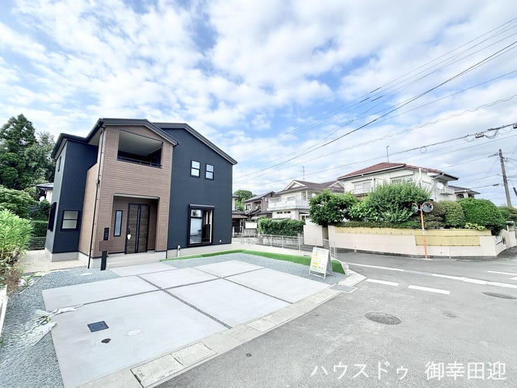 ■車と趣味の幅が広がる場所■単なる駐車スペースではない、洗車やタイヤ交換、DIYにも使える多目的な屋外スペースです。
