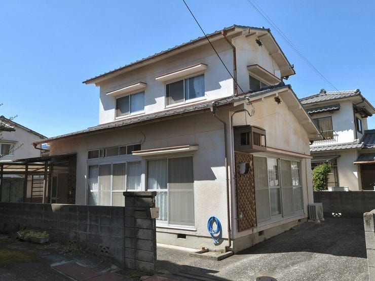 【外観】
外観を南東側より撮影