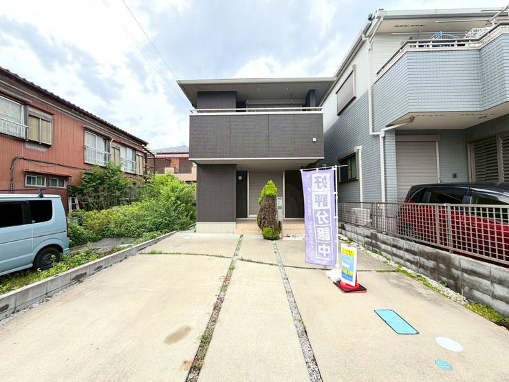 【外観】
【中古戸建 見沼区風渡野】
◇七里駅徒歩2分の好立地!◇ダイワハウス施工の注文住宅◇駐車並列2台可能!お気軽にお問い合わせください!