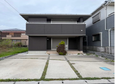 【外観】
【中古戸建 見沼区風渡野】
◇七里駅徒歩2分の好立地!◇ダイワハウス施工の注文住宅◇駐車並列2台可能!お気軽にお問い合わせください!