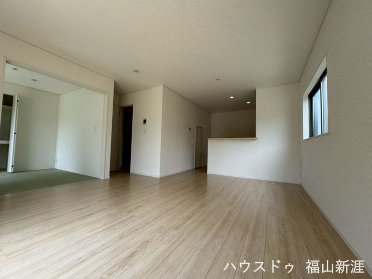 リビングスペースです♪
和室を併設しているのでより広くお使いいただけます◎