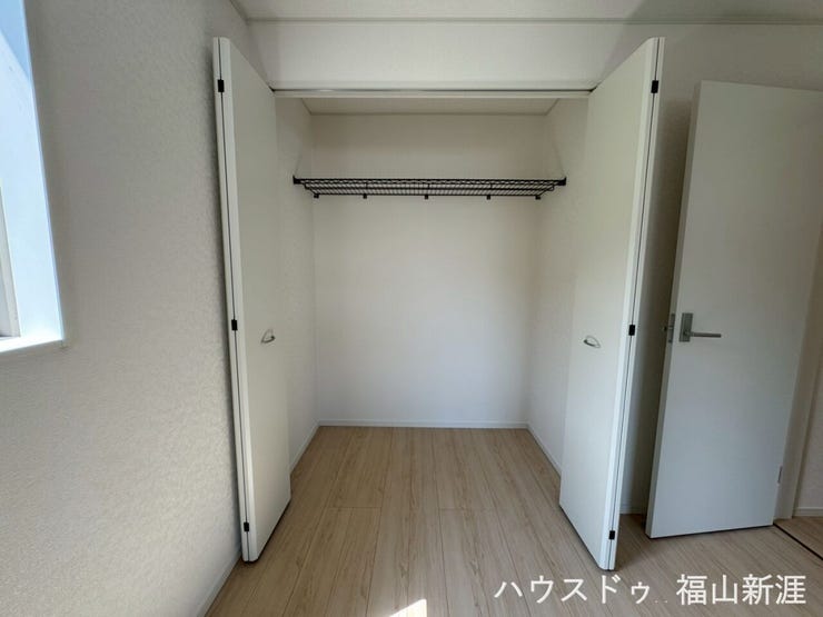 幅の広い収納スペースも完備!