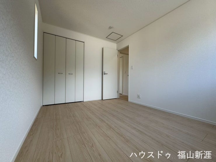 6.7帖の洋室になります♪
各お部屋に収納スペース完備です♪