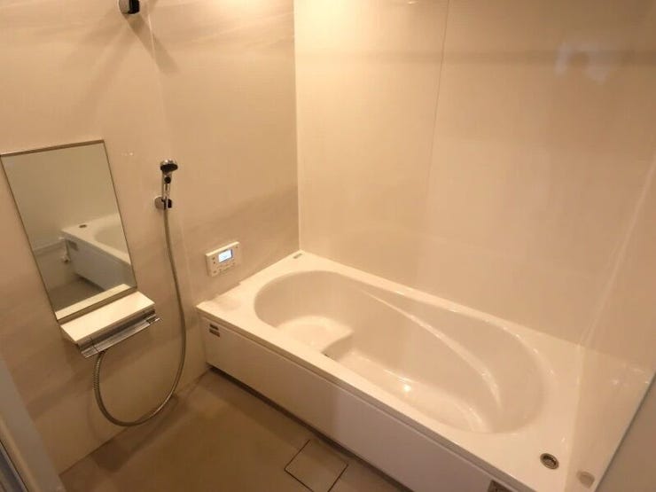 ベンチタイプの浴槽は小さなお子様も入浴がしやすい!節水効果もあるんですよ( ^)o(^ )