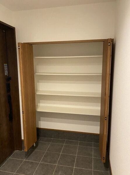 シューズクロークで玄関スッキリ!