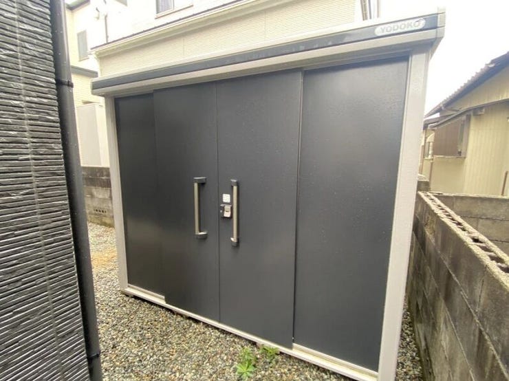 タイヤの収納や、アウトドアアイテムの収納ができます♪