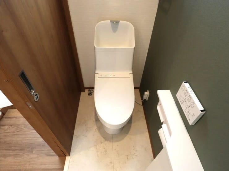 グリーンのクロスが落ち着く!各階にトイレあり♪