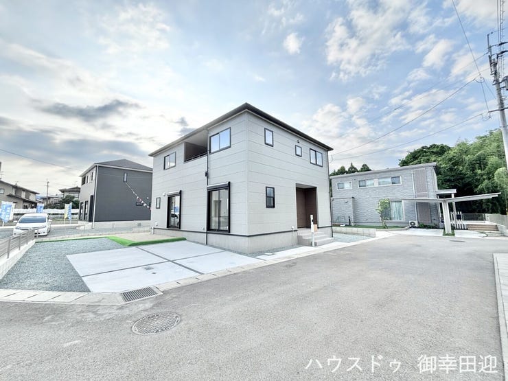 ■車と趣味の幅が広がる場所■単なる駐車スペースではない、洗車やタイヤ交換、DIYにも使える多目的な屋外スペースです。