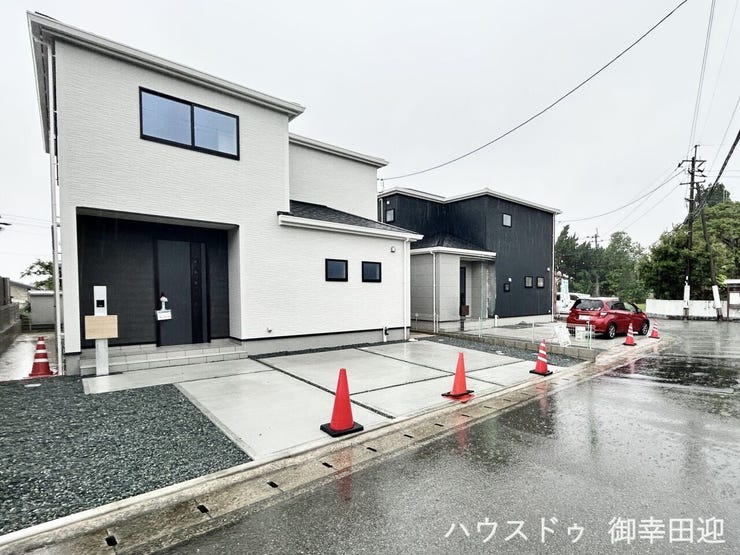 ■車と趣味の幅が広がる場所■単なる駐車スペースではない、洗車やタイヤ交換、DIYにも使える多目的な屋外スペースです。