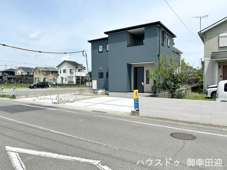 ■車と趣味の幅が広がる場所■単なる駐車スペースではない、洗車やタイヤ交換、DIYにも使える多目的な屋外スペースです。