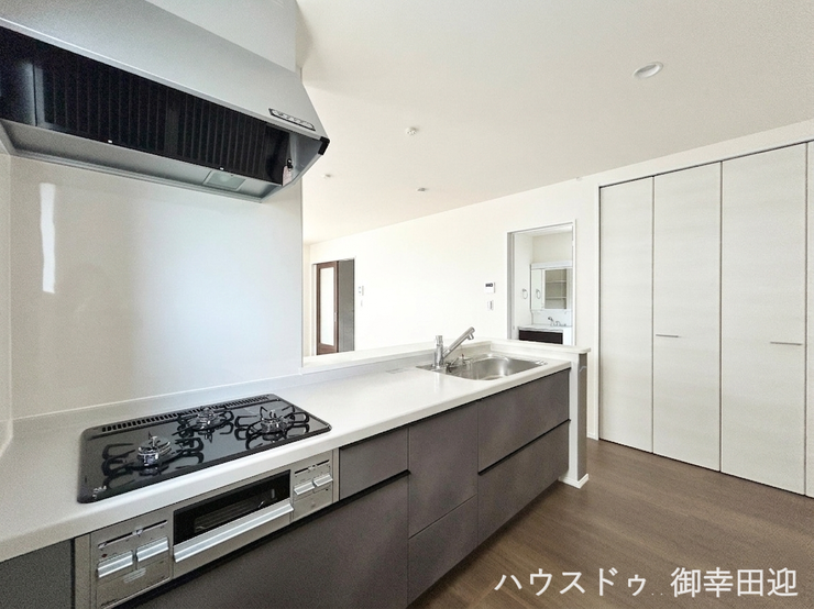 ■家族の「美味しい」が集まる舞台■高い機能性と美しいデザインを両立。料理する人も、待つ人も、笑顔になれる場所です。