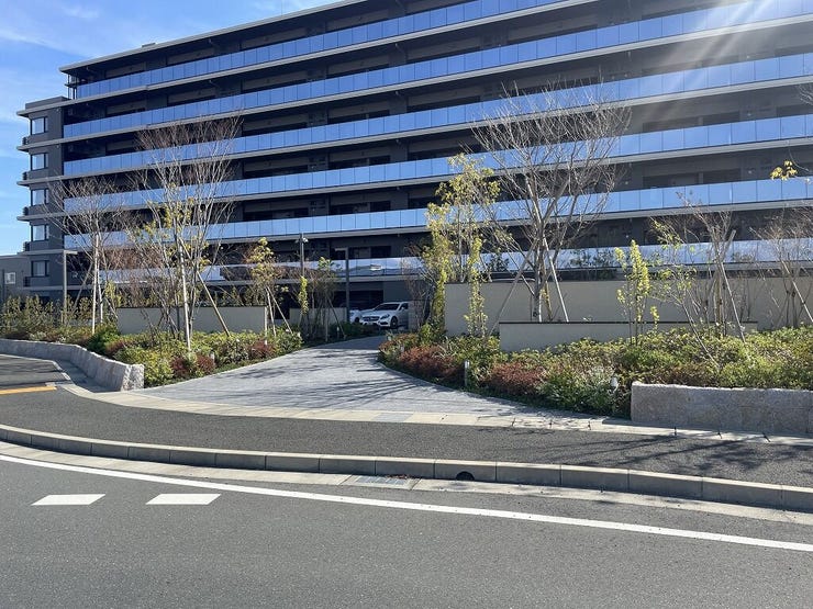 【外観】
【appearance】
7階建ての高層マンションの7階につき、お部屋からの景色は良好です♪