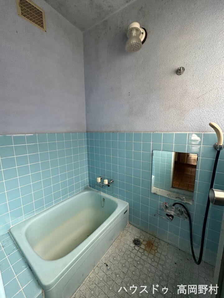 シンプルな浴室。お好みに合わせたリフォームで、より快適な空間づくりも可能です。