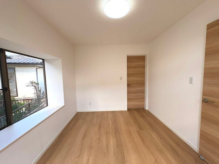 1階6帖の洋室。大容量収納が叶うウォークインクローゼット完備!