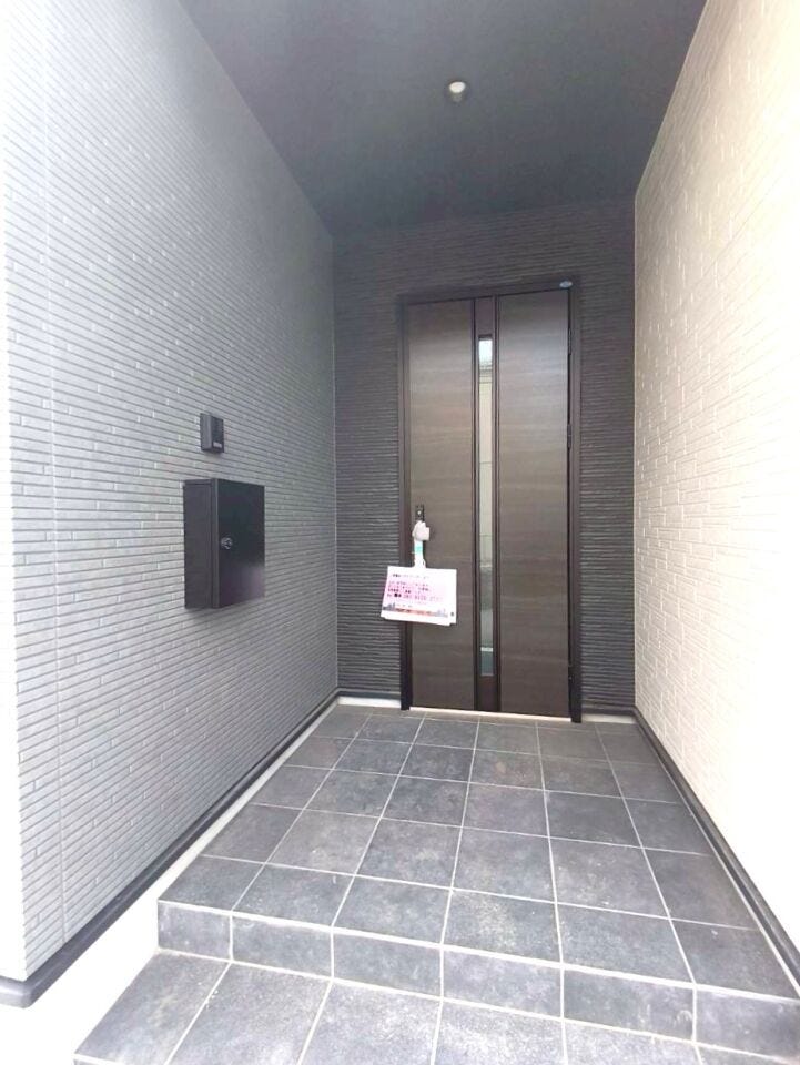 お子様も安心の低めの階段です
