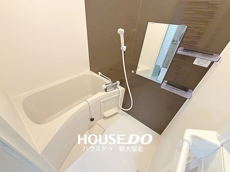 ■壁の一部がアクセントパネルになっており、おしゃれな空間を演出しています!
■キレイなお風呂でゆっくりとおくつろぎください♪