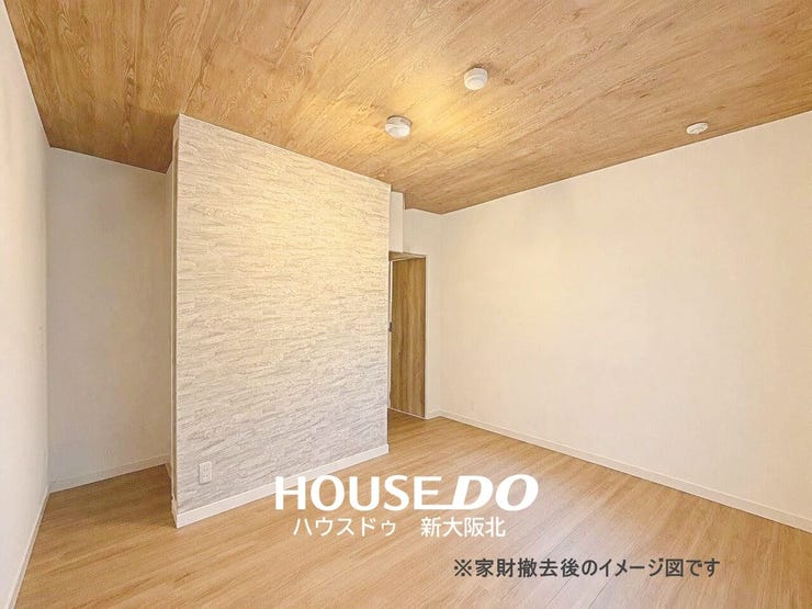 ■白い壁とナチュラルな木目の床・建具の組み合わせがシンプルで落ち着いた雰囲気の室内です!
