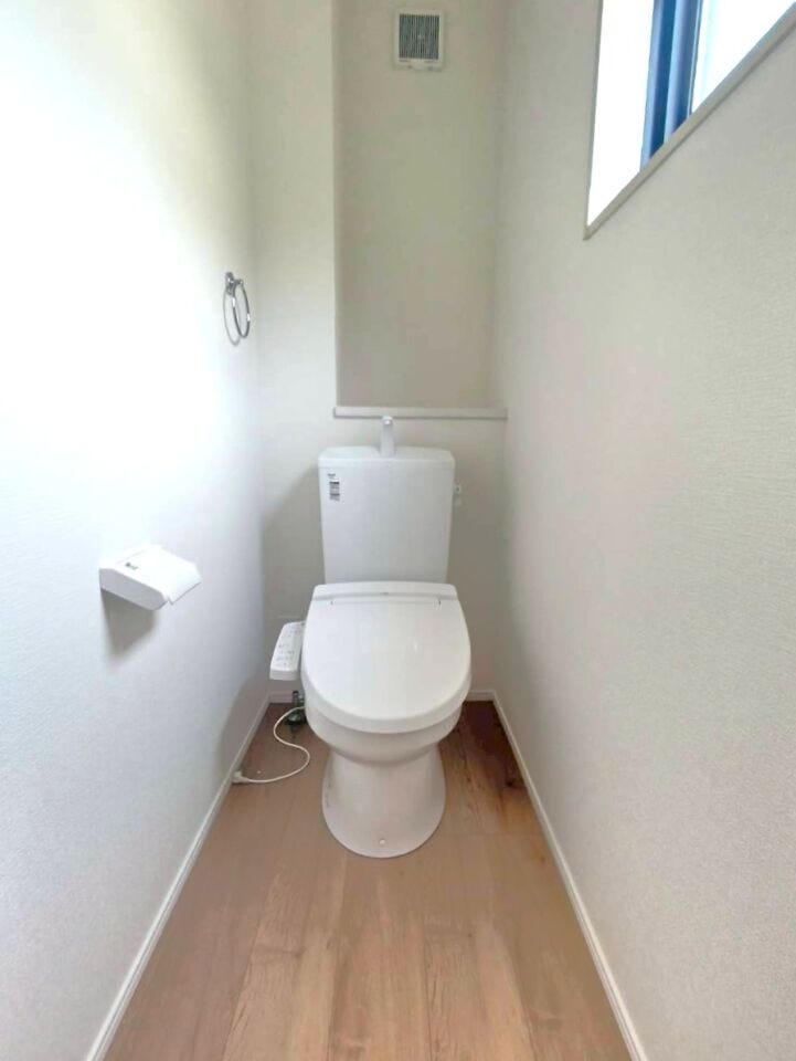 2か所にトイレがあり、来客時での使い分けも可能です