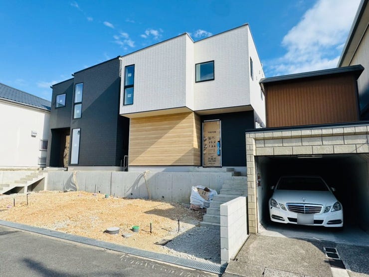 完成前の物件購入が不安な方は、同じ建築会社の別物件を内覧することで
物件の雰囲気を確認できます!
ハウスドゥ瀬戸中央店は即対応が可能です!ぜひご相談ください!