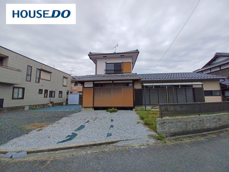 【外観】
土地面積はゆったりと119坪以上!